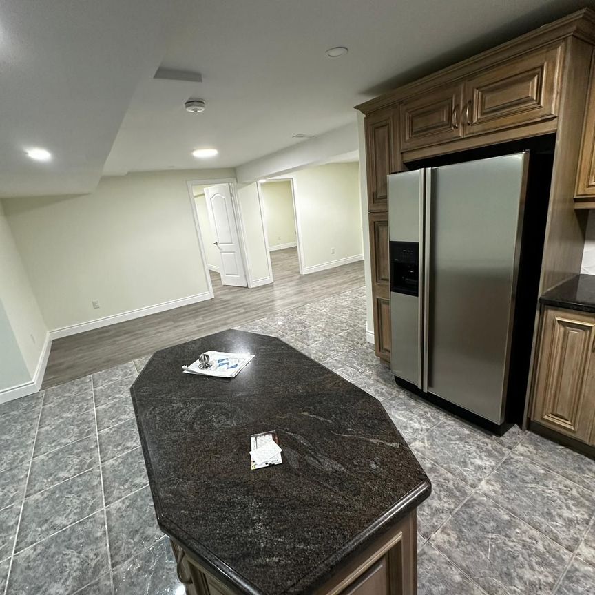 For Lease - 7327 Glamorgan Way, Mississauga, Ontario - Photo 1