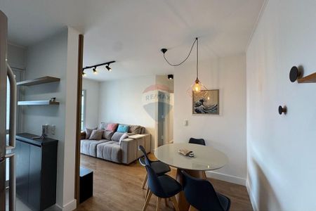 APTO PARA LOCAÇÃO - 70 METROS - MOBILIADO - 2 DORM. - 1 SUITE - 2 VAGAS - Foto 5