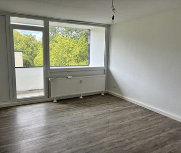 Mitten drin! Günstig geschnittene 3,5-Zi.-Wohnung - Foto 1