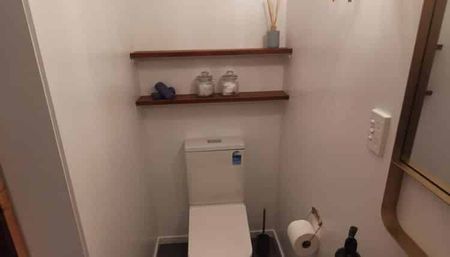 Luxury Apartment - Photo 2