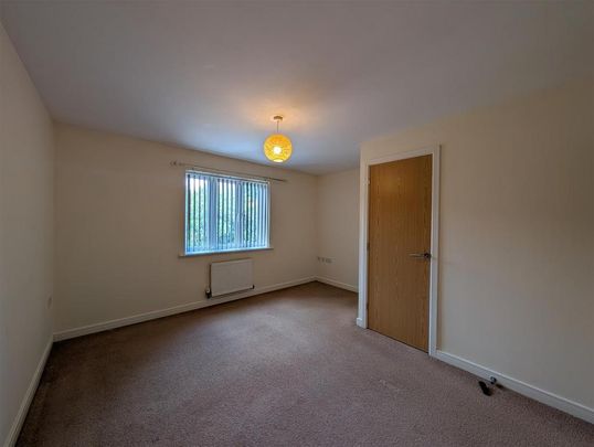 2 bedroom end of terrace house to rent - Photo 1