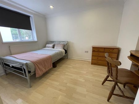 11 The Walk, Roath, Cardiff - Photo 3