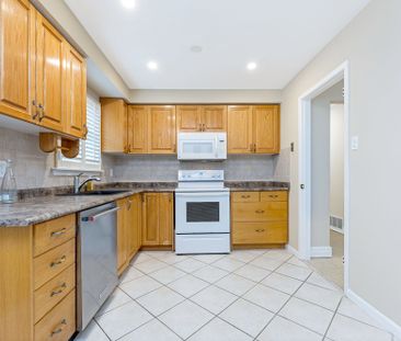 For Lease - 37 Grassmere Crescent, Brampton, Ontario - Photo 2