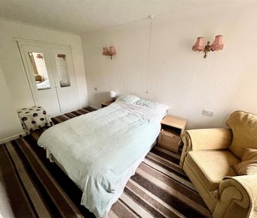 1 bedroom retirement property to rent - Photo 4