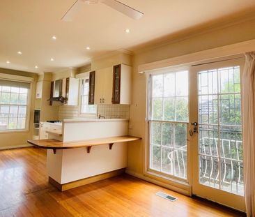 IDEAL FAMILY HOME - Photo 6
