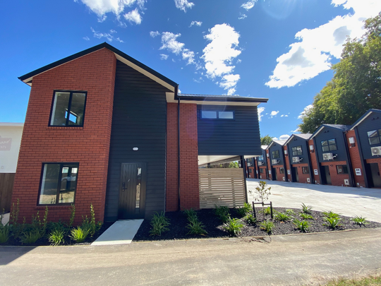 Modern 1-Bedroom Studio Unit for Rent – Hamilton East, 3216 Offering comfortable and convenient living, this fully furnished 1-bedroom, 1-bathroom studio unit is ideally situated in Hamilton East. - Photo 1