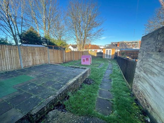 3 bedroom semi-detached house to rent - Photo 1