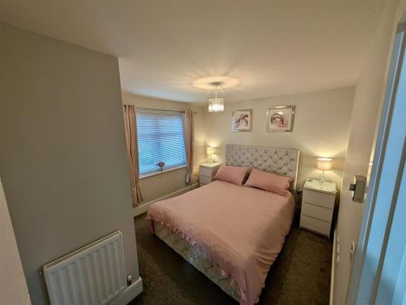 3 bedroom detached house to rent - Photo 3