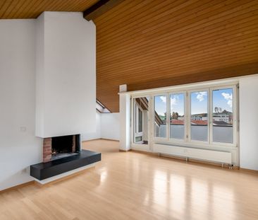 Dachwohnung mit Cheminée - befristet bis 30.06.2027 - Photo 2