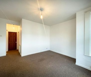 1 bedroom ground floor flat to rent - Photo 1
