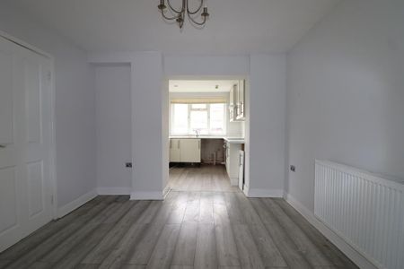 3 bedroom terraced house to rent - Photo 3