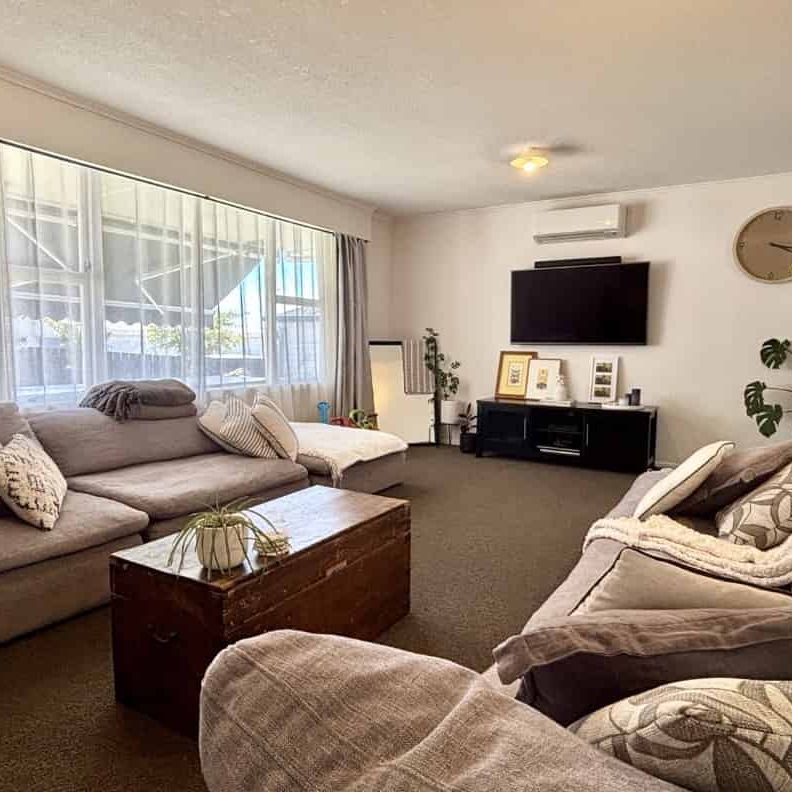 Three bedroom home ready in time for Christmas! - Photo 1