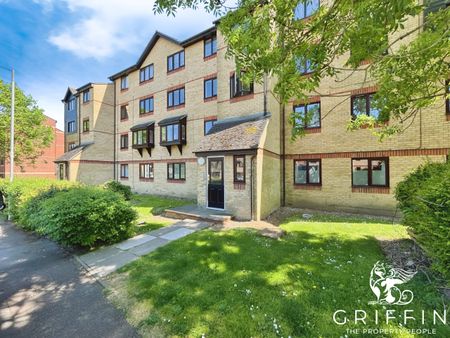 Chestnut Road, Basildon - Photo 3