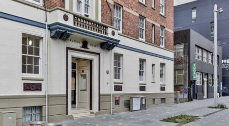 SMART CENTRAL CITY APARTMENT - HAMPTON COURT - Photo 2