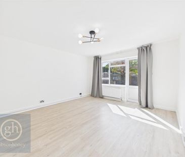 4 bedroom detached house to rent - Photo 4