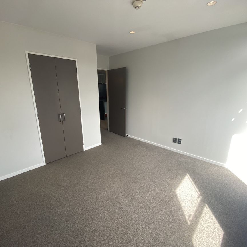 Modern Living in Central Petone - Photo 1