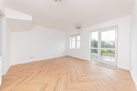 2 bedroom terraced house to rent - Photo 2