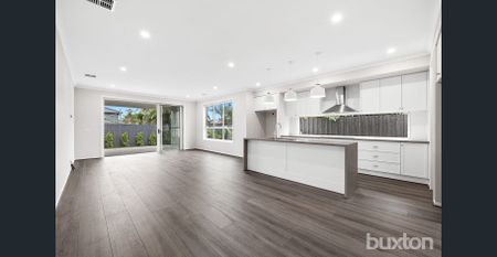 BRAND NEW LUXURIOUSLY APPOINTED 4BEDROOM HOME - Photo 4