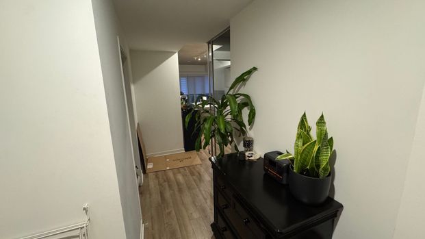 For Lease - 1808 St Clair Avenue Unit# 402, Toronto, Ontario - Photo 1