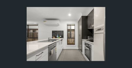 Well Presented Lowset Brick Home in Convenient Lawnton Location - Photo 4