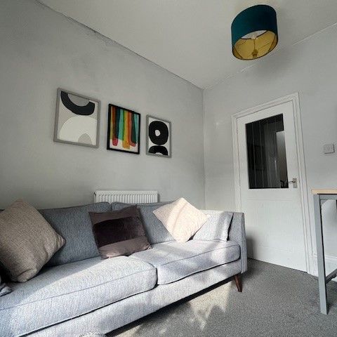 3 Bedroom | 12 Hastings Street, Top Floor Flat, PL1 5BA - Photo 1