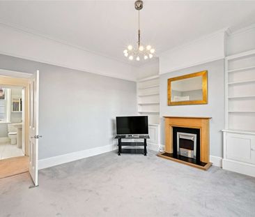 Charming period conversion in Bedford Park - Photo 3
