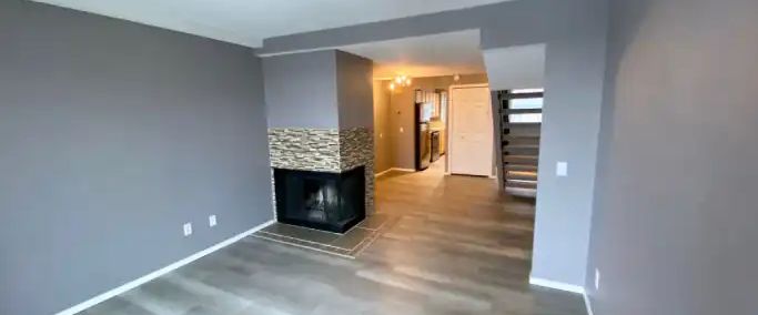 Renovated Dual Level Condo In Bankview | 8 - 2400 15 St SW, Calgary - Photo 1