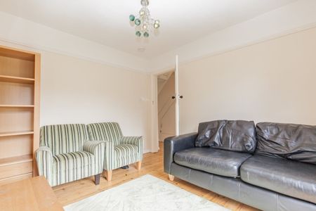 Crotch Crescent, Marston - Photo 2