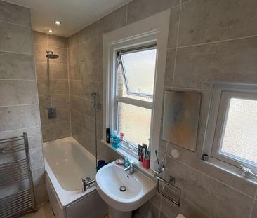 Room in a Shared Flat, Wetherden Street, E17 - Photo 5