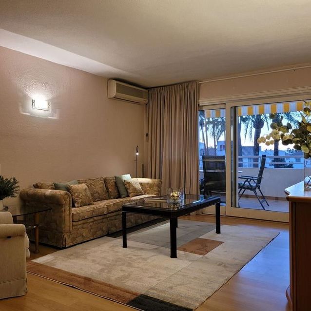 Alquiler de piso en Avenida de las Golondrinas, 1 - Photo 1