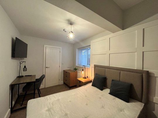 1 bedroom in a house share to rent - Photo 1