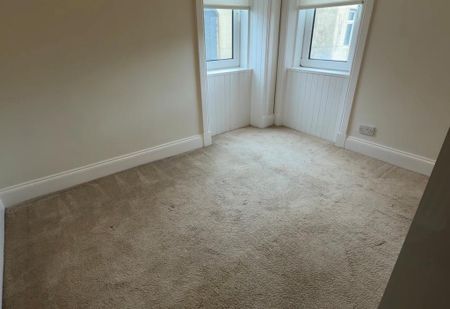 3 bedroom apartment to rent - Photo 2