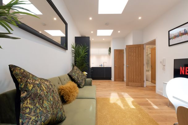 1 Bed Flat, Kings House, SO15 - Photo 1