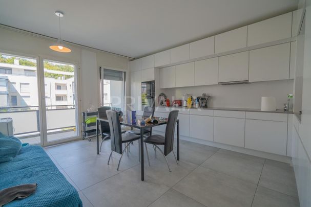 Beautiful apartment with balcony and winter garden in a secure residence - Photo 1