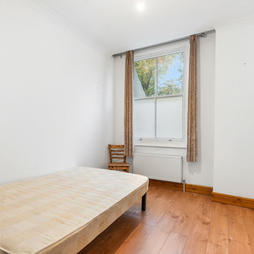 3 Bed Flat, Wellington Road, BN2 - Photo 1