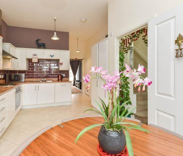 3 bedroom semi-detached house to rent - Photo 4