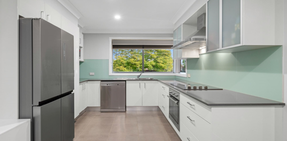 3 Bedroom Home - Photo 2