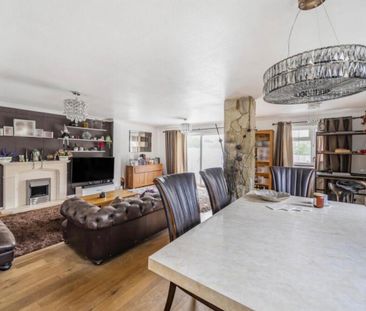 4 Bed Detached House, Gwynne Avenue, CR0 - Photo 2