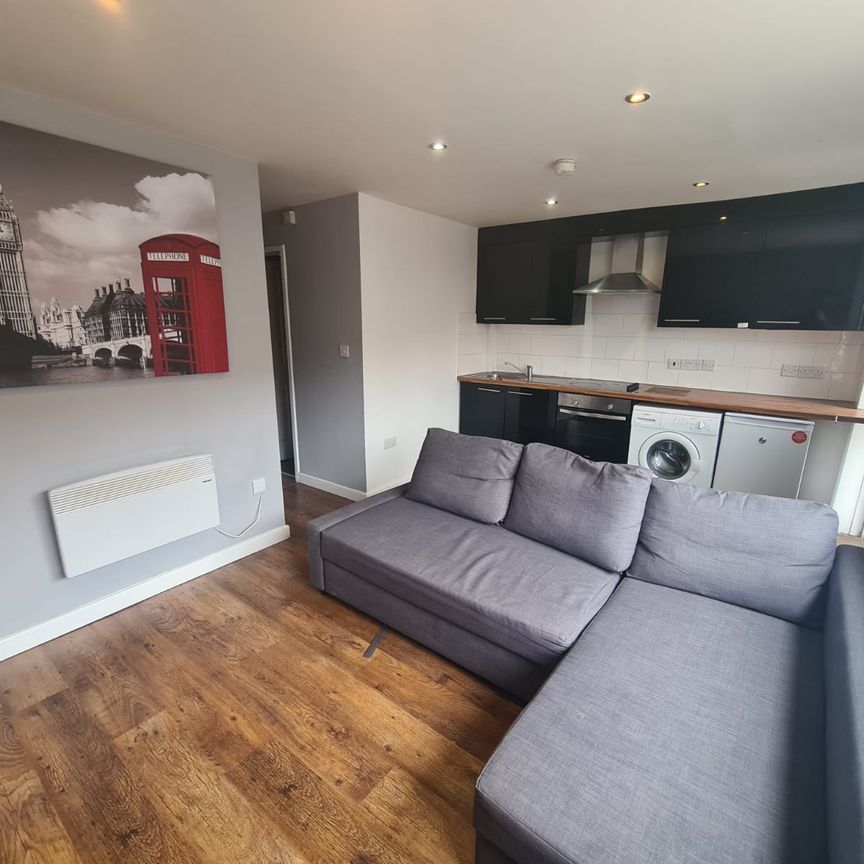 1 Bed - 55 Woodsley Road (GF), Hyde Park, Leeds - LS6 1SB - Student/Professional - Photo 1