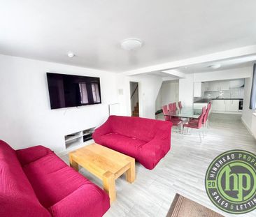 1 bedroom in a house share to rent - Photo 2