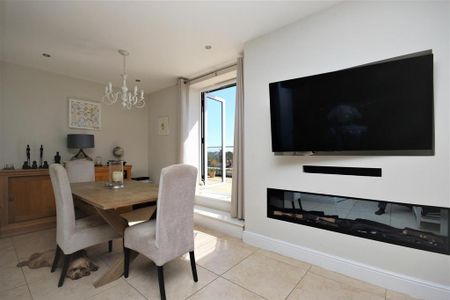 1 bedroom penthouse to rent - Photo 4