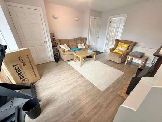 3 bedroom end of terrace house to rent - Photo 1