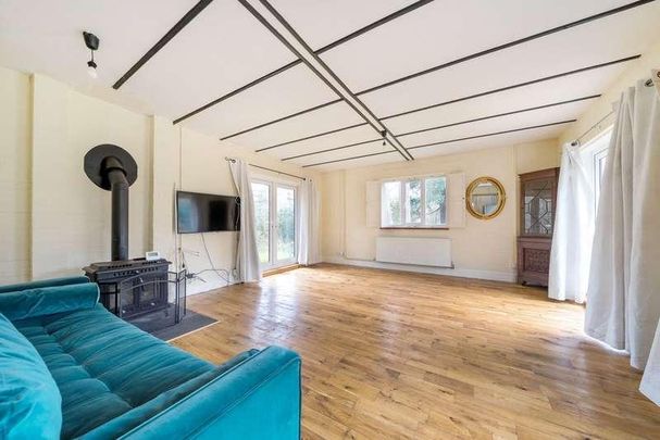 Guildford Road, Ottershaw, Chertsey, Surrey, KT16 - Photo 1