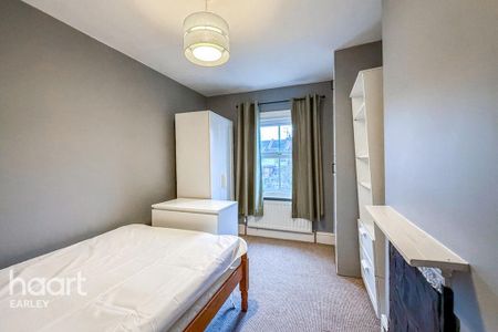 4 bedroom terraced house to rent - Photo 2