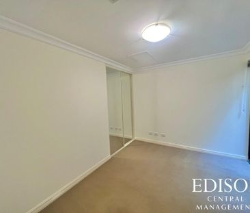 Modern East Perth Living - Stylish 2x2 Apartment with Parking - Photo 2