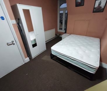 Room in a Shared Flat, Tottenham Lane, N8 - Photo 4