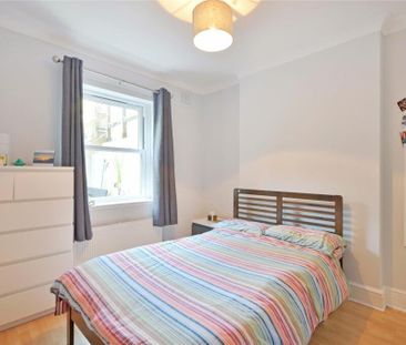 3 bedroom flat to rent - Photo 3
