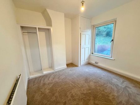 2 bedroom end of terrace house to rent - Photo 5