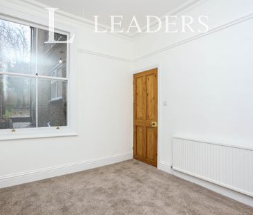 4 bedroom mid-terrace to rent Murillo Road, Lewisham, SE13 - Photo 5