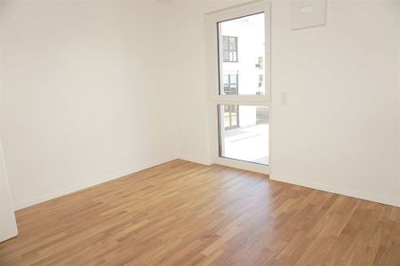Exklusive 3 Zimmer Wohnung mit Einbauküche und Balkon in direkter Mosellage ! - Photo 4